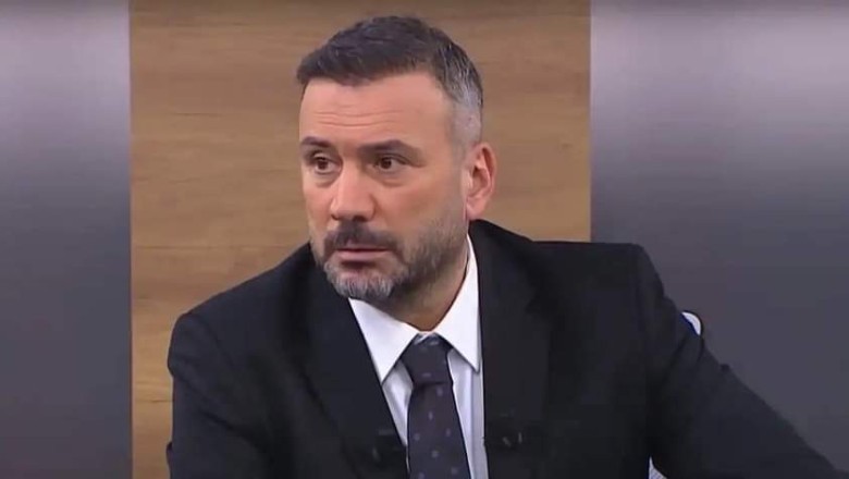 #SONDAKİKA Ertem Şener'den bomba açıklama! Bileti kesilen Fenerbahçeli futbolcu takımda kalıyor